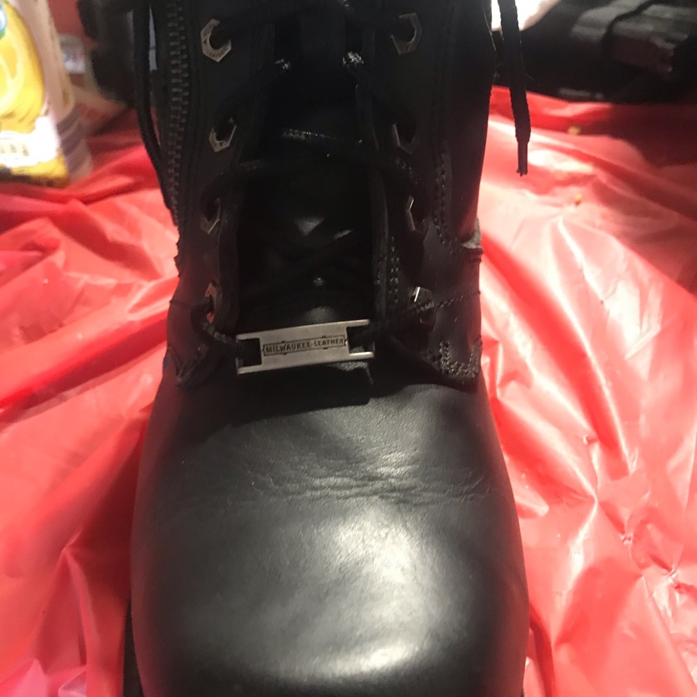 Heavy duty leather boots